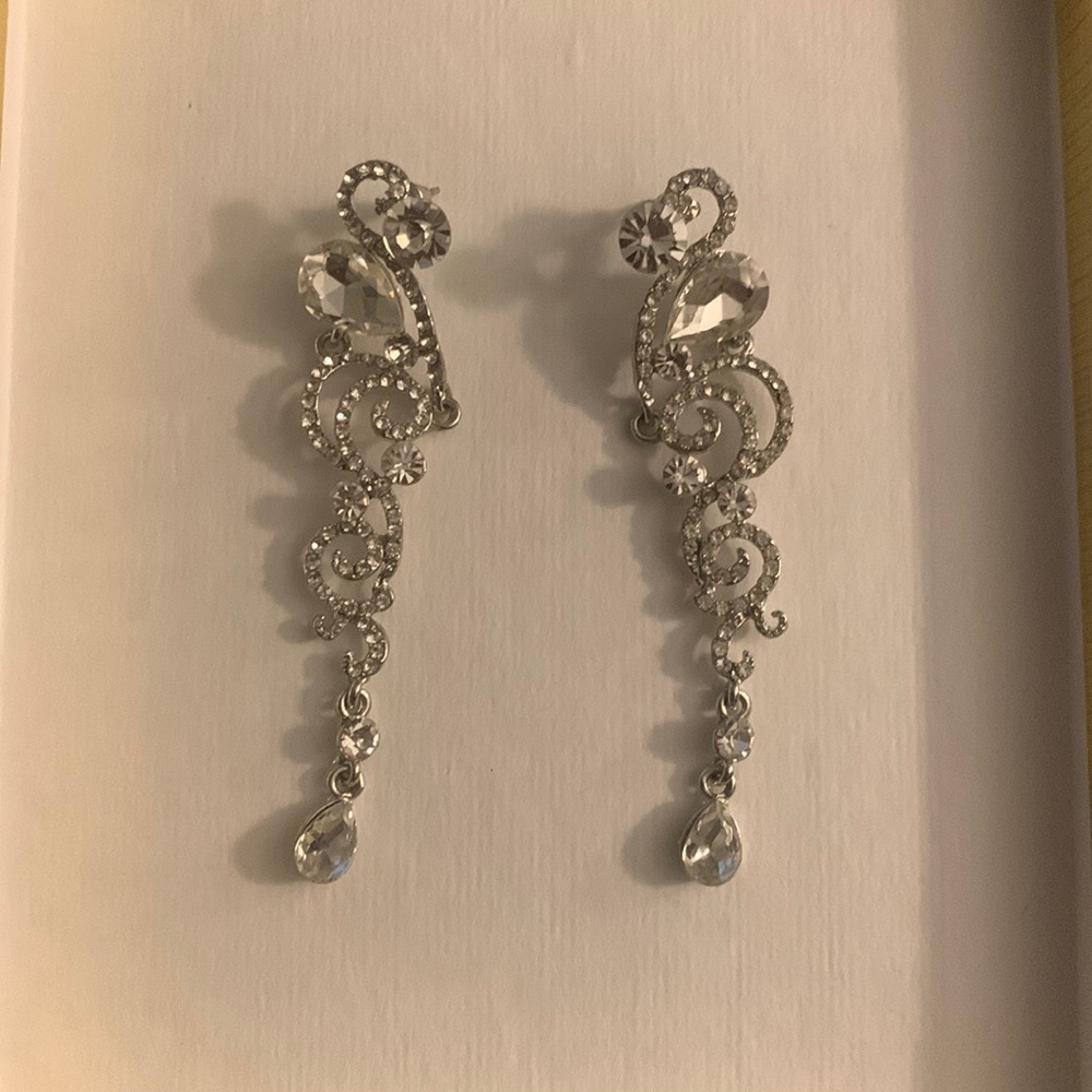 Beautiful Sparkly Bridal Earrings